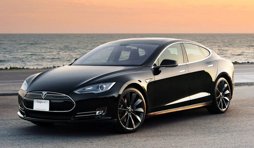 Tesla Model S  :  